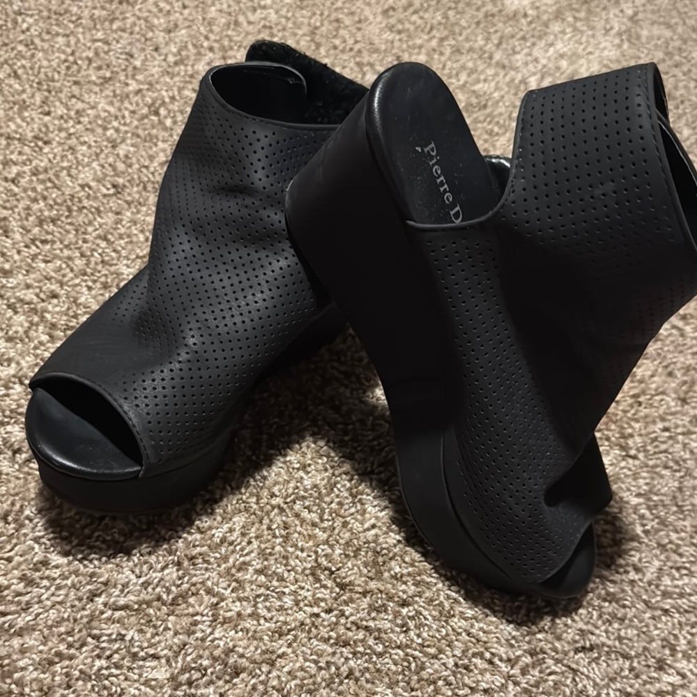 Pierre Dumas wide ankle strap wedges (8) - EUC!
